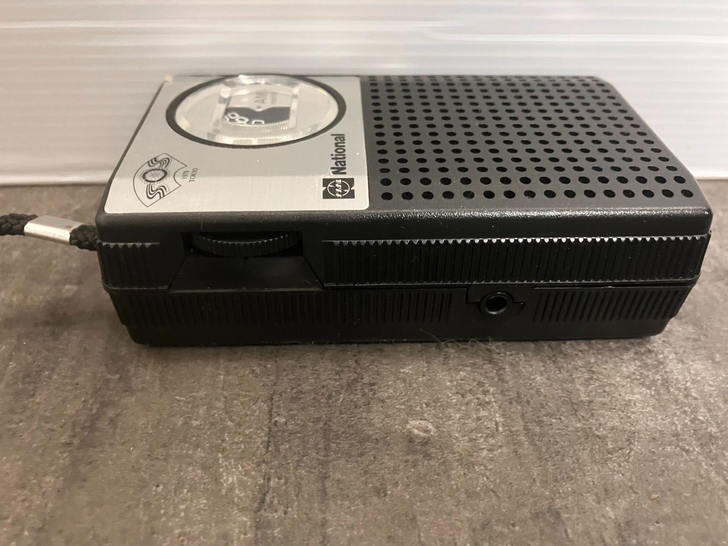 National Panasonic R-1018 1978 TOKYO 東京 AMラジオ オーディオ機器