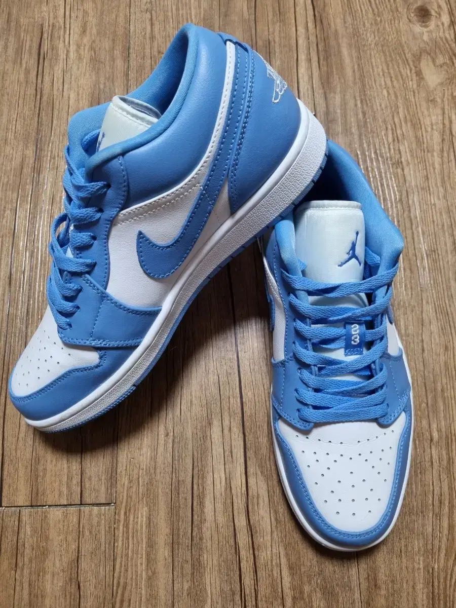ナイキ エア ジョーダン 1 ロー ブルー 白