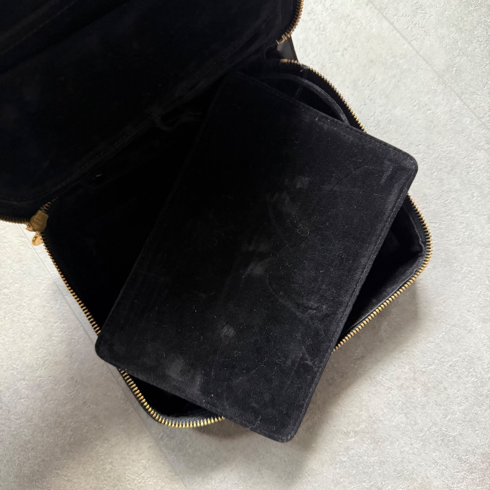 CHANEL シャネル ココマーク パテントレザー ポーチ クラッチバッグ 箱 希少 CHANEL シャネル ココマーク ジュエリーケース パテントレザー