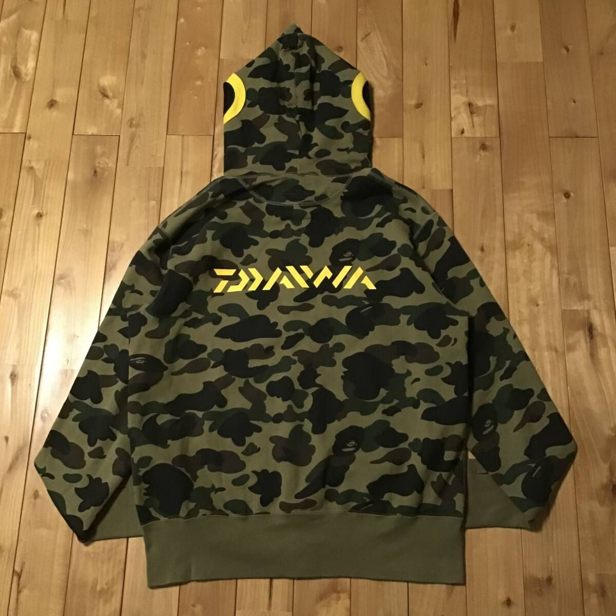 APE　エイプ　フィッシュパーカー　美品　サイズＭ ＢＡＰＥ GIANT SHARK FULL ZIP HOODIE | bape.com