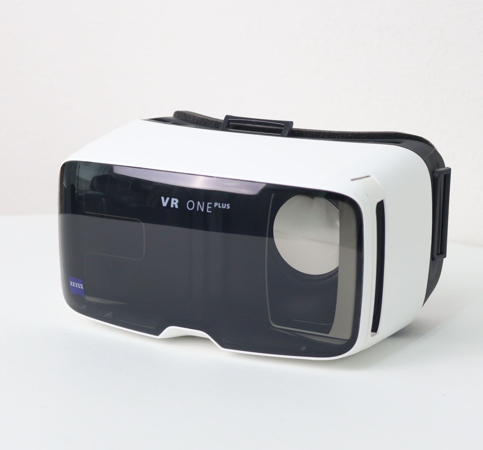 ONE VR Plus [カールツァイス スマートフォン対応型VR カールツァイス