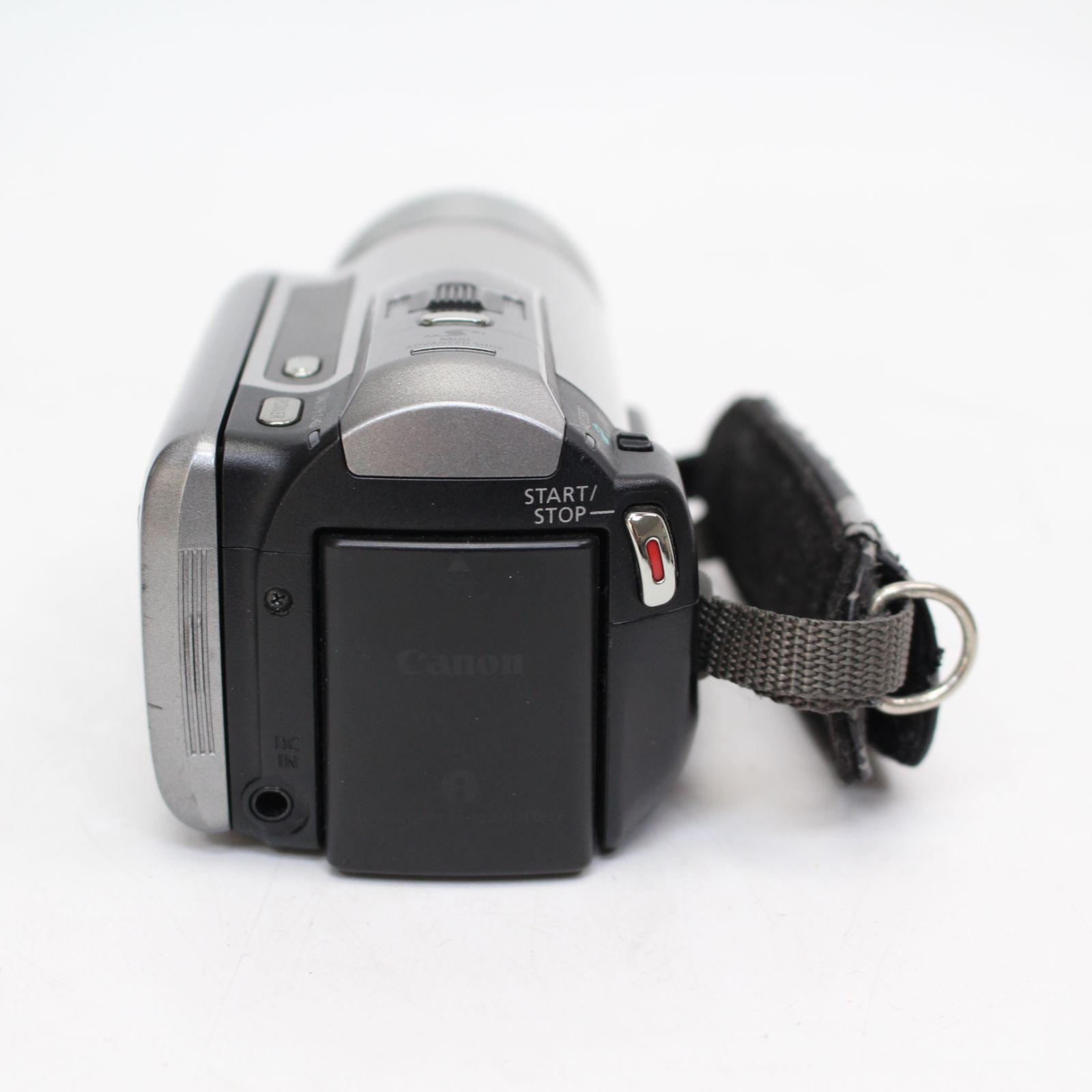 フルハイビジョン対応！ Canon ビデオカメラ iVIS HF M31 Amazon | Canon フルハイビジョンビデオカメラ iVIS HF M31 レッド