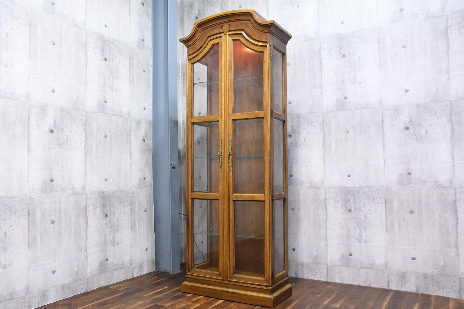 EKK 72 最 DREXEL HERITAGE ドレクセルヘリテイジ フランチェスカ キュリオケース 照明付き 飾り棚 カップボード ガラスキャビネット ケース ショーケース