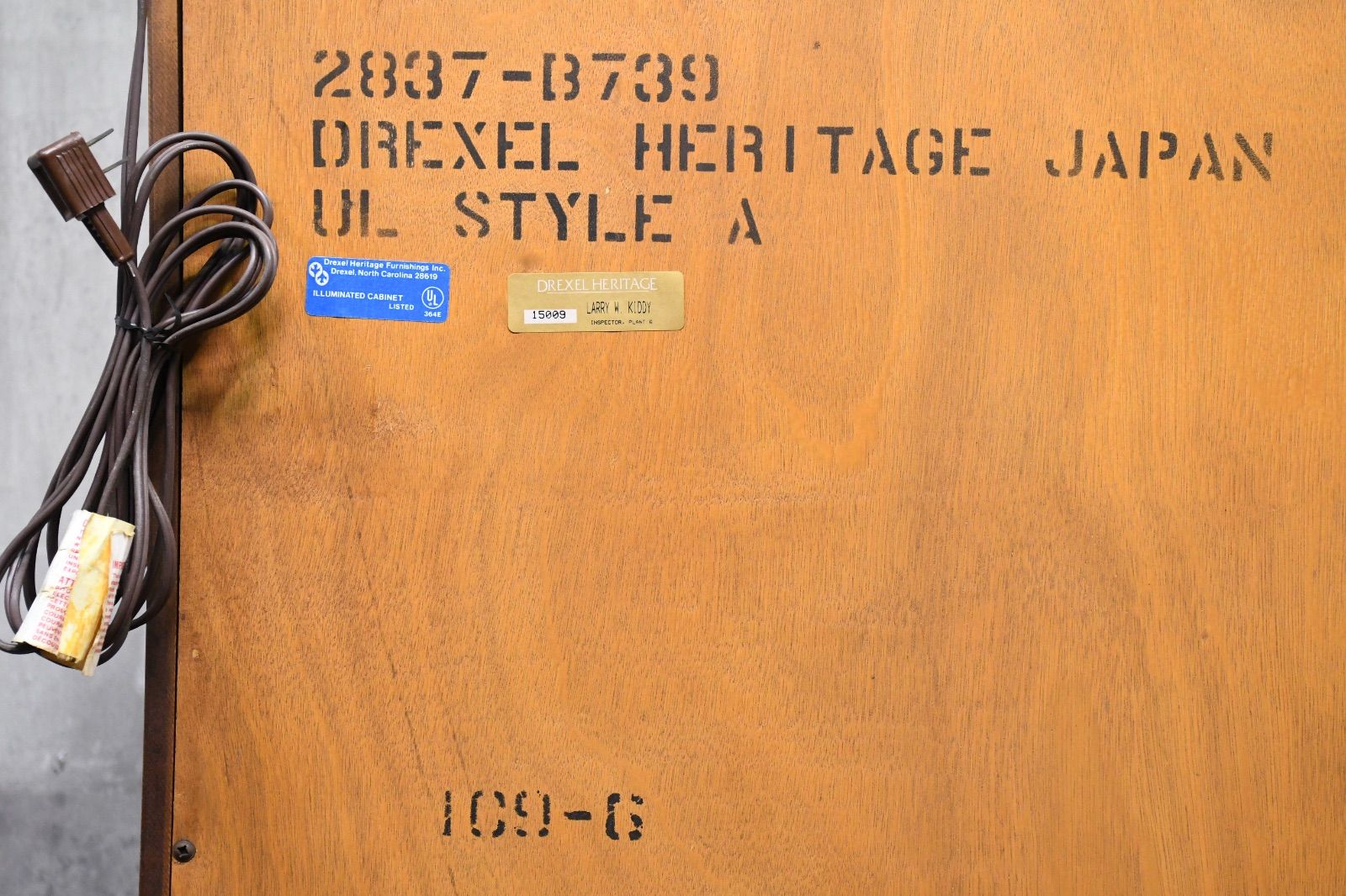 ★ドレクセルヘリテイジ キュリオケース ガラス キャビネット フランチェスカ EKK72 最高級 DREXEL HERITAGE ドレクセルヘリテイジ フランチェスカ