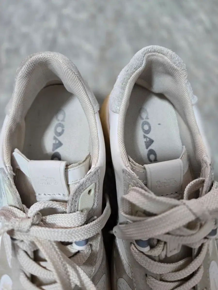 スニーカー アイボリー