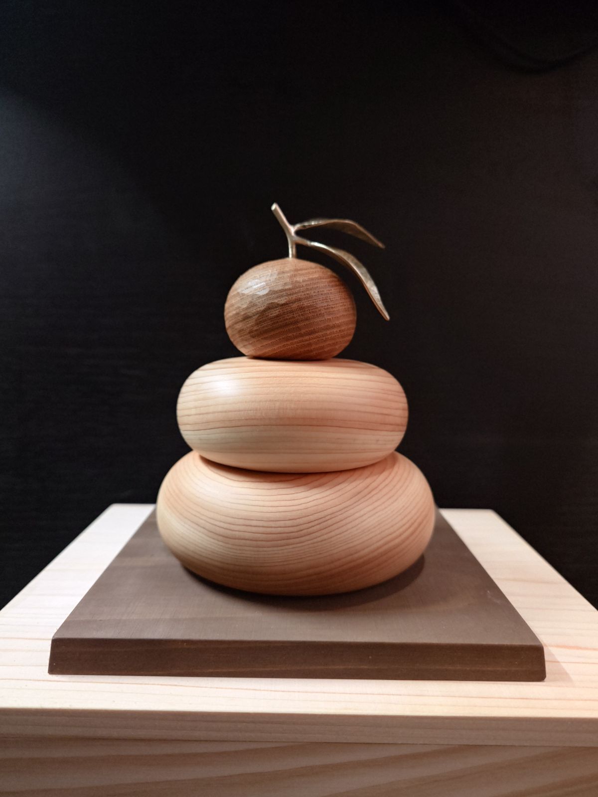 木製鏡餅飾り中の大木箱入り二枚葉タイプ