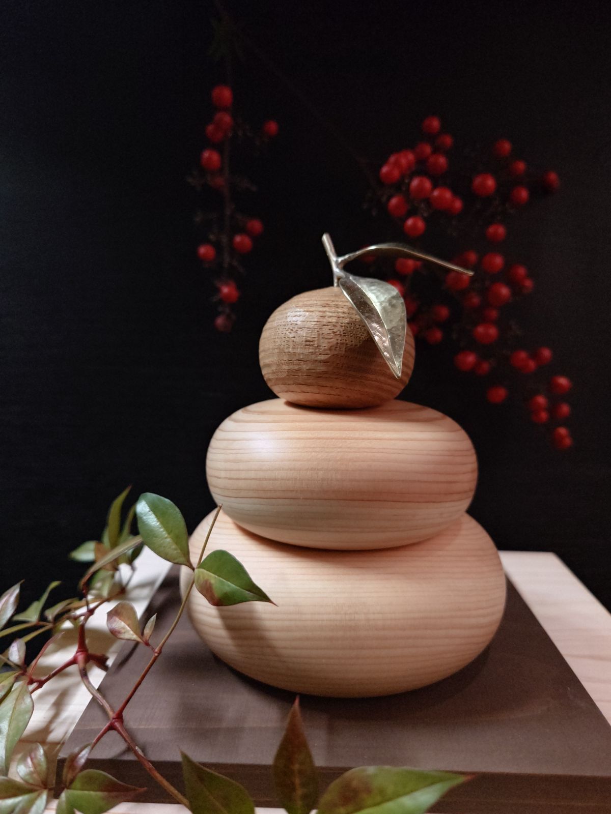 木製鏡餅飾り中の大木箱入り二枚葉タイプ