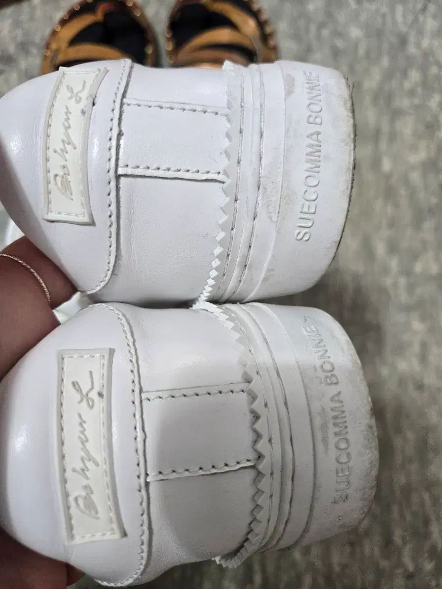  BONNIE シューコンマボニー 白 スニーカー 235 フラットシューズ バレエシューズ パンプス