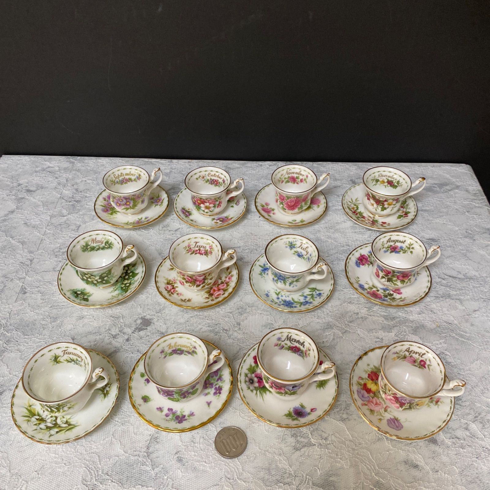 ロイヤルアルバート　フラワーオブザマンス　ミニチュア　カップ＆ソーサー　12ヶ月 ロイヤルアルバート フラワーオブザマンス ミニチュア カップ