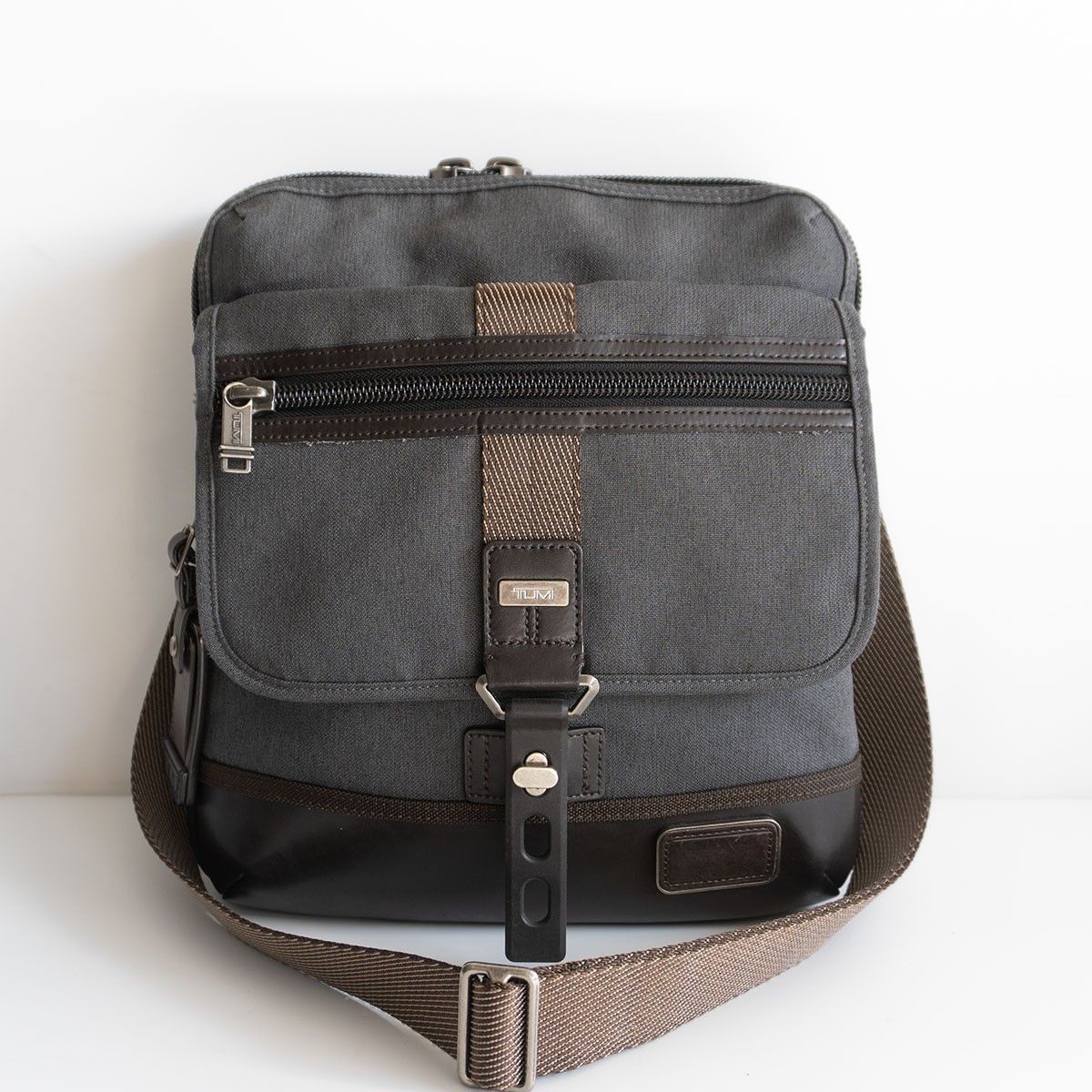 美品】TUMI トゥミ 【222304AT2 ALPHA BRAVO ANNAPOLIS ZIP FLAP
