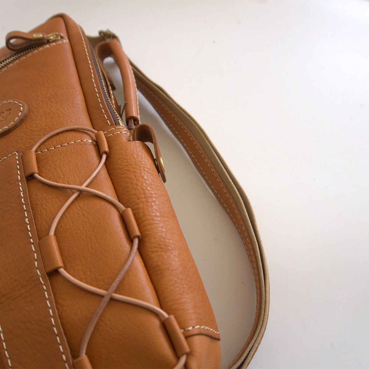 極美品】 HERZ ヘルツ 【ワンショルダー バッグ】ブラウン ボディ