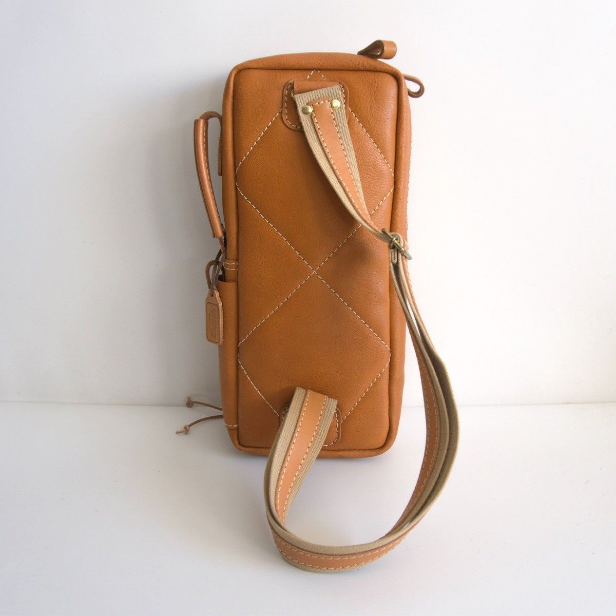 m*け様 【美品】HERZ ブラウンレザー ボディバッグ　一点物 m*け様 【美品】HERZ ブラウンレザー ボディバッグ 一点物