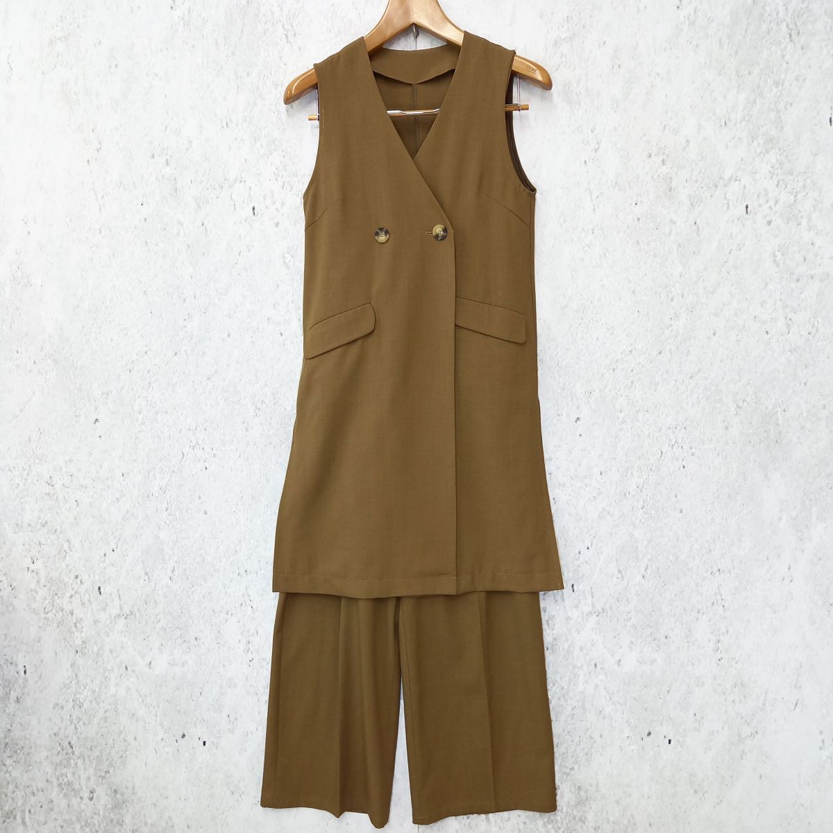mysty woman ミスティーウーマン Wボタン テーラード ロング ジレ ハイウエスト サス付き パンツ セットアップ モカ Fサイズ 〇