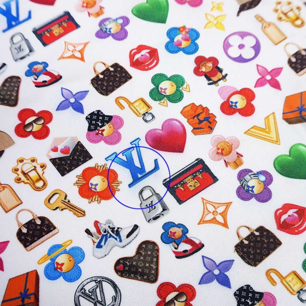 （中古）ルイ ヴィトン LOUIS VUITTON カレ バンダナ LV文字 ヴィヴィエンヌ スカーフ シルク100％ ホワイト マルチカラー M77355 箱付 ルイ ヴィトン カレ バンダナ LV文字 ヴィヴィエンヌ スカーフ シルク