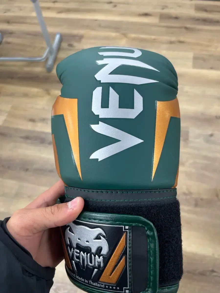 ヴェナム ボクシング グローブ グリーン|GOLD