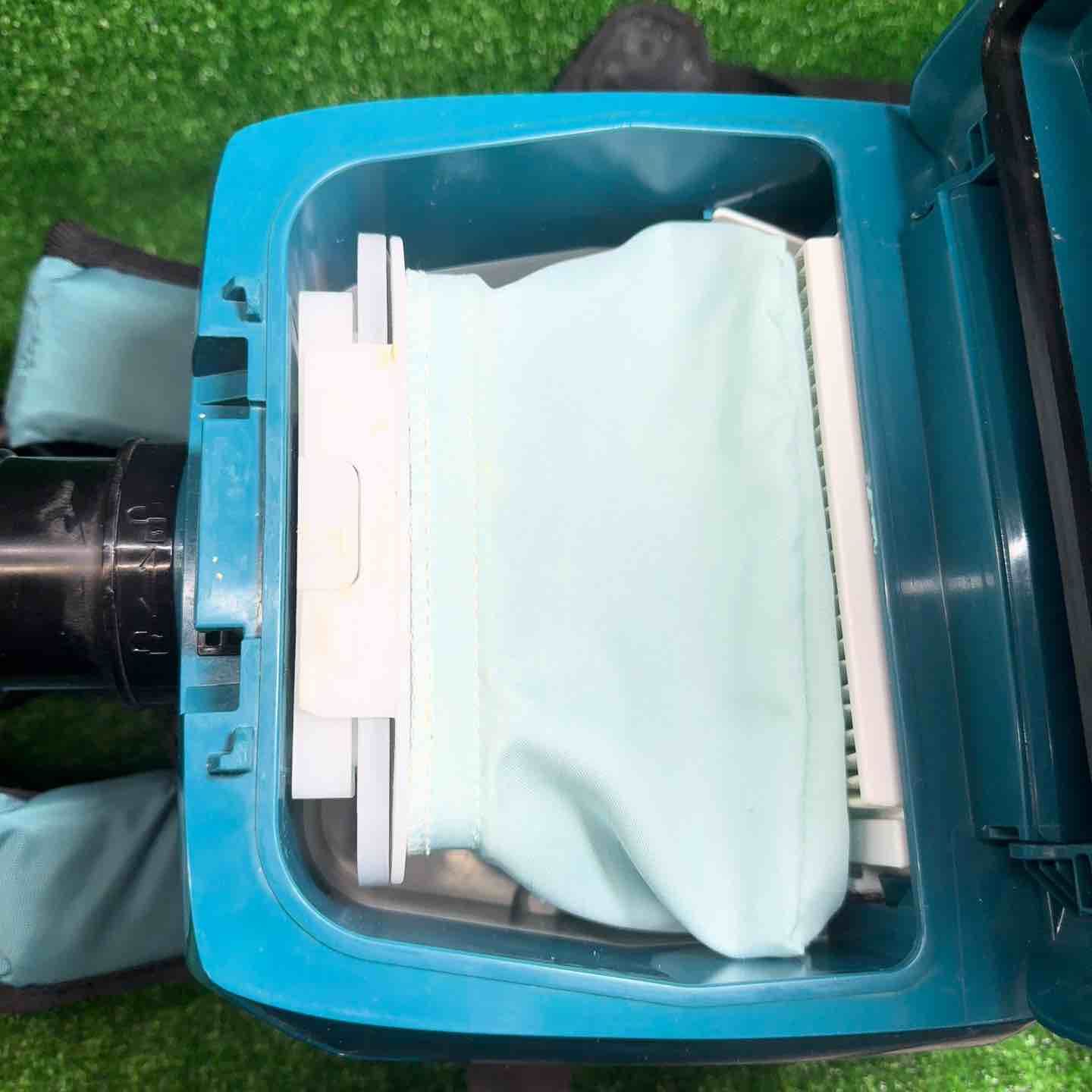 品 マキタ makita コードレス背負式クリーナー VC 261 DZ