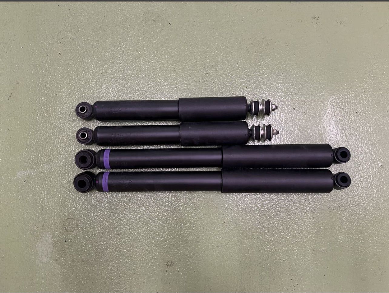 258-248 新車外し トヨタ 200系 ハイエース スーパーGL 標準 2WD 純正 ショックアブソーバー 1台分 / ナロー 48511-26750 48531-26A10