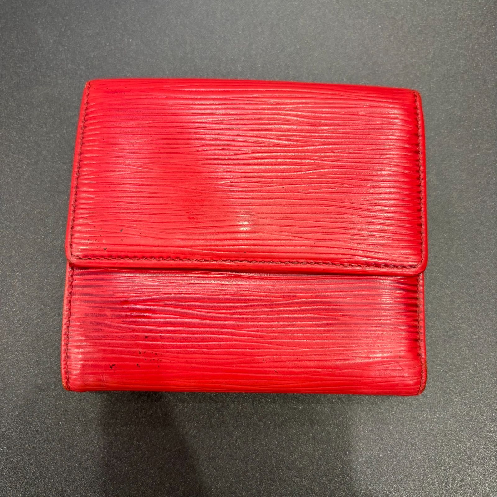 ルイヴィトン エピ コンパクト財布