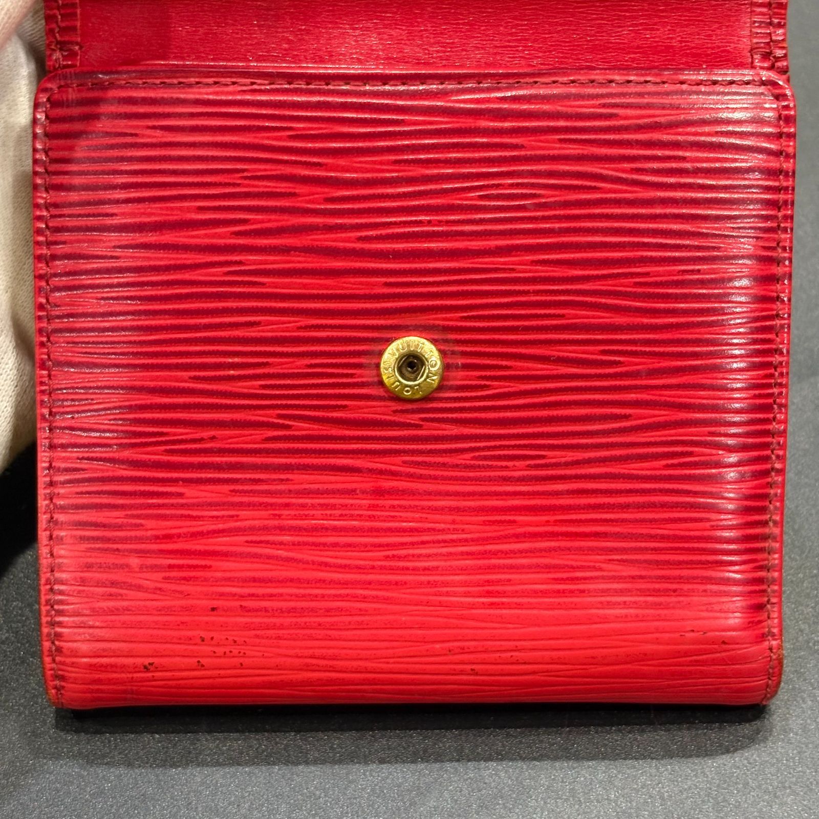 ルイヴィトン エピ コンパクト財布 二つ折り財布 折り財布 小物