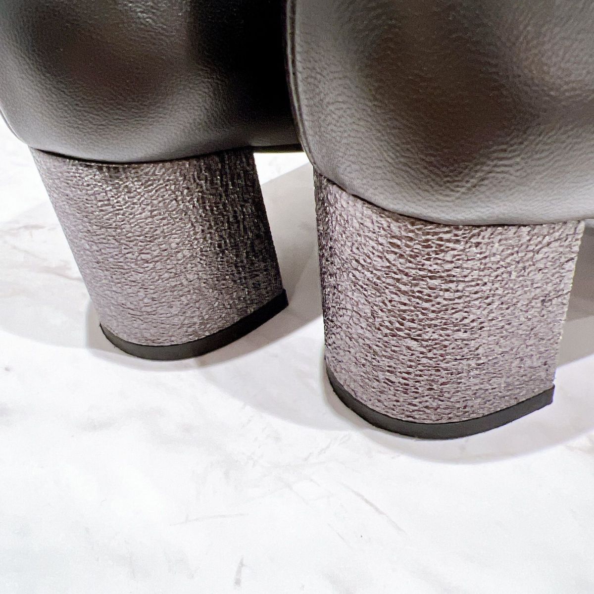 日本サイズ約23 cm