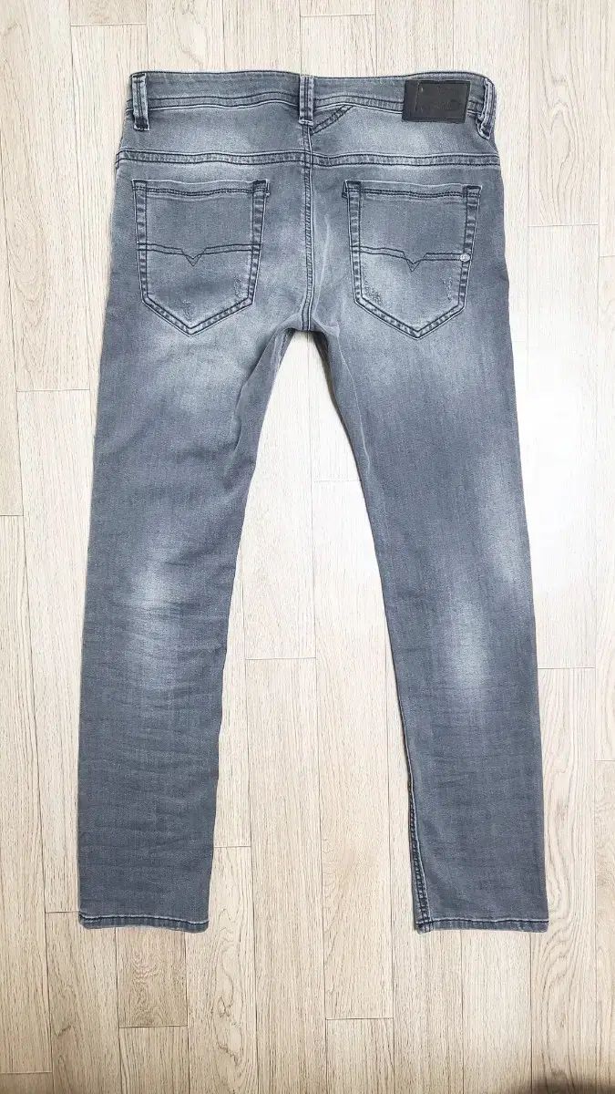 DIESEL タバ 673 P ディスウォッシング グレーデニム 32 33 ニット その他 