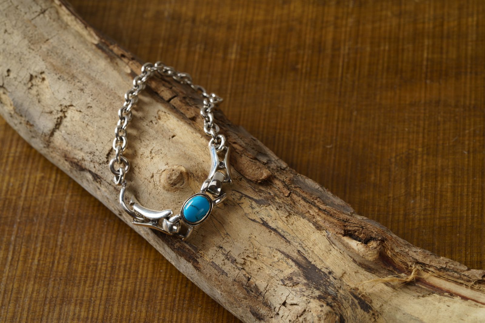 碧の守護石が導く静かな品格 ターコイズ