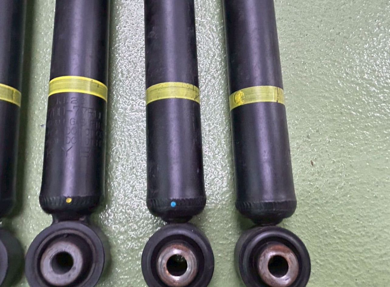 258-147-02 新車外し ジムニーJB64W シエラ JB74W純正サスペンション