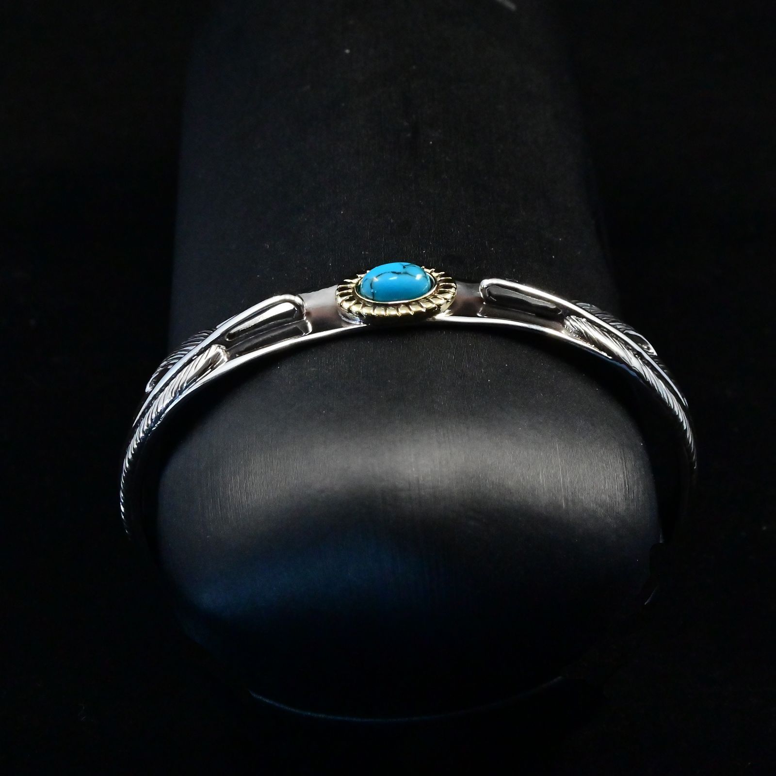 羽根が導く自由と守護の象徴 ターコイズ シルバー925 フェザーバングル