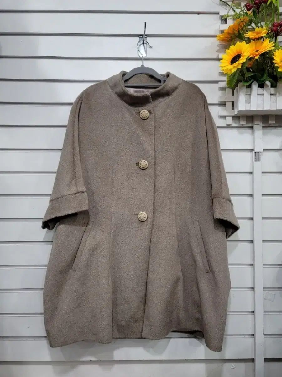 ジブリアート10 千と千尋の神隠しより「積善館」額装品32.7㎝×24.0㎝