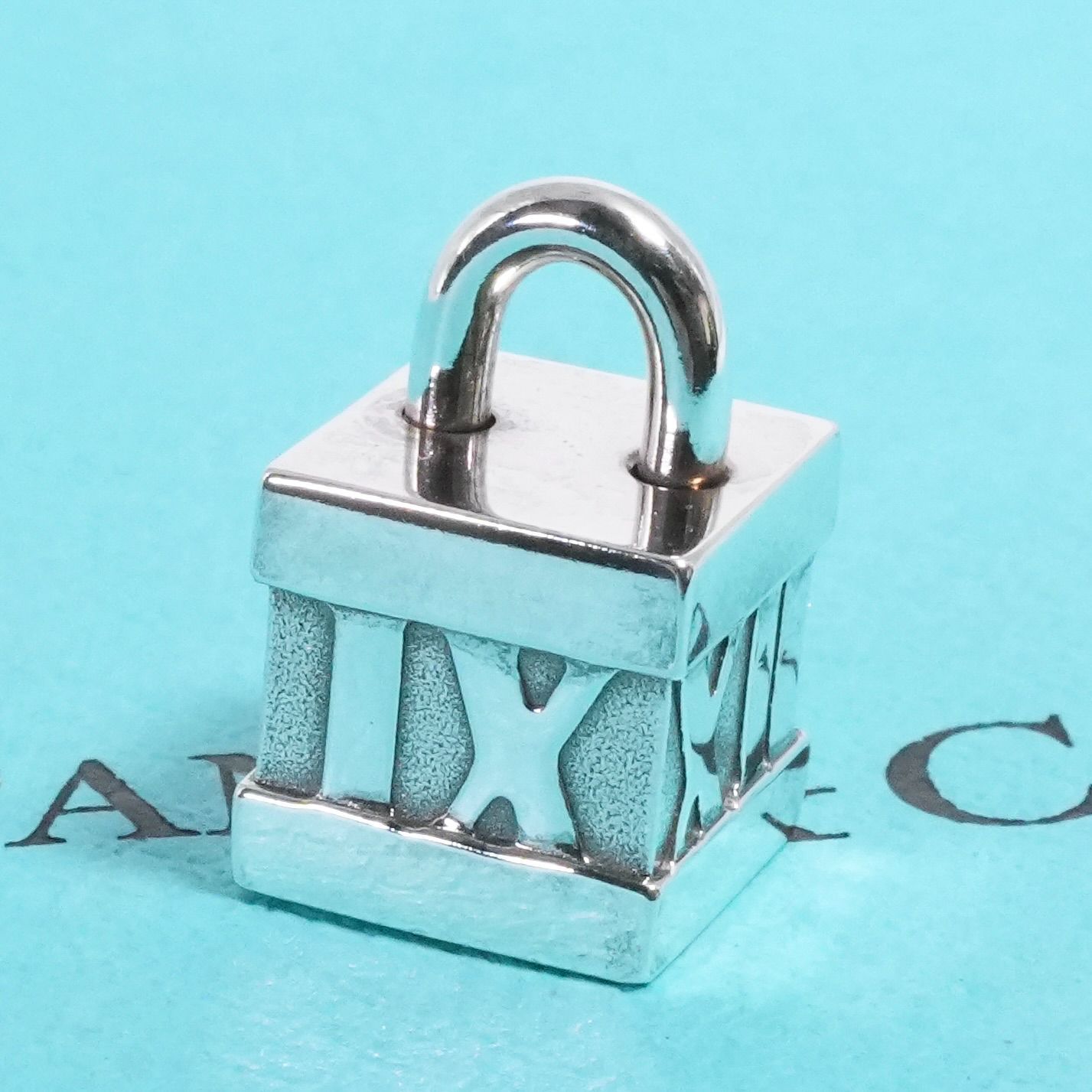 ティファニー アトラスキューブ 南京錠 ネックレストップ 25-2043