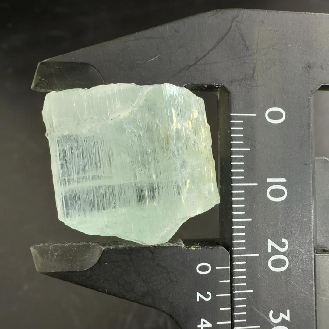 豊富な，お買い得 【E32083】 アクアマリン 結晶 ベリル 緑柱石 単結晶 原石 天然石 鉱物 パワーストーン 置物
