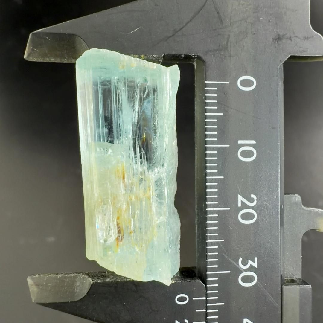 E32084】 アクアマリン 結晶 ベリル 緑柱石 単結晶 原石 天然石 鉱物