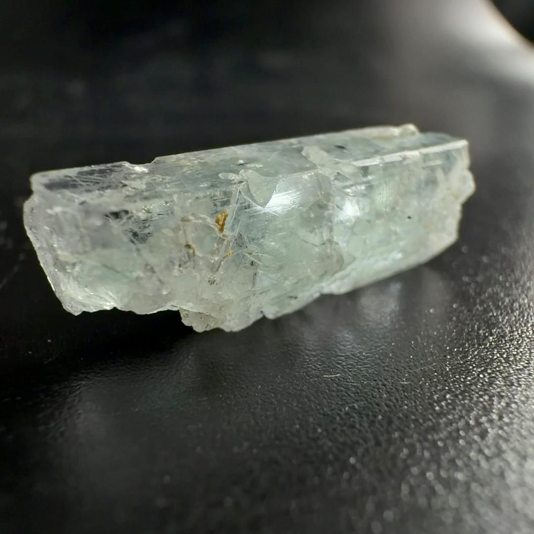 E32091】 アクアマリン 結晶 ベリル 緑柱石 単結晶 原石 天然石 鉱物