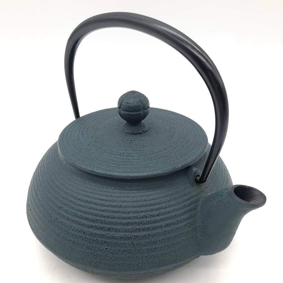 ss 8181 岩鋳 急須 セット ポット 青 線引 5型 蔦模様 黒 3型 オシャレな鉄急須 茶こし付き 内面ホーロー加工 南部鉄器 小鉄瓶 お茶 お酒 きゅうす 鉄急須 伝統