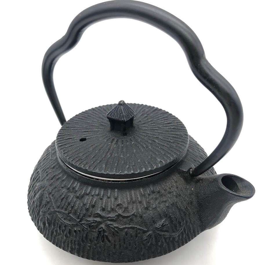 オシャレな鉄急須 茶こし付き