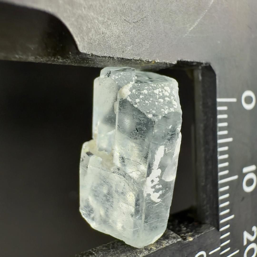 E32104】 アクアマリン 結晶 ベリル 緑柱石 単結晶 原石 天然石 鉱物