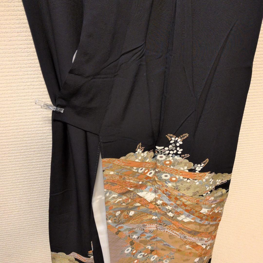 BR08.正絹黒留袖 比翼仕立 金駒使い花柄刺繍 着物【五つ紋】 - メルカリ