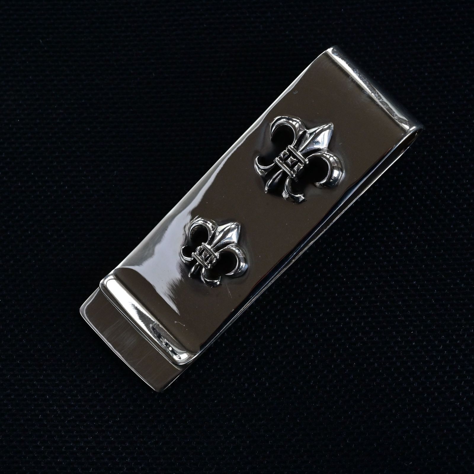 反骨と気高さを刻む百合の紋章マネークリップ｜シルバー925が放つ孤高のラグジュアリー