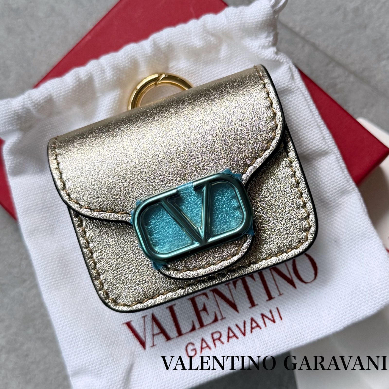 VALENTINO GARAVANI ヴァレンティノ AirPodsケース Vロゴ ゴールド レザー エアポッズケース イヤフォンケース き
