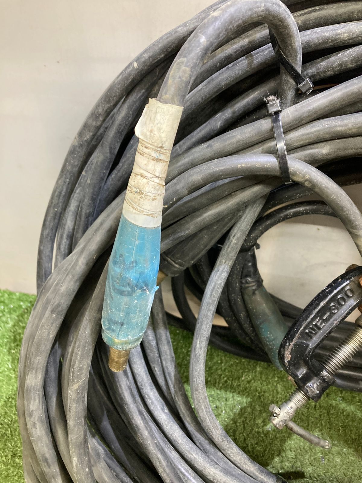  品 0921 キャプタイア ホルダー付きセット コードリール 延長コード 電動工具 エア工具