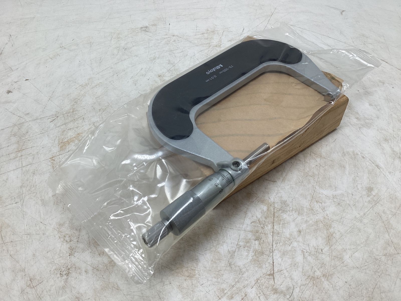  Mitutoyo ミツトヨ 標準外側マイクロメーター M 310-100 102-304 エコツール豊田インター店 02 ノギス マイクロメーター 計測 検査