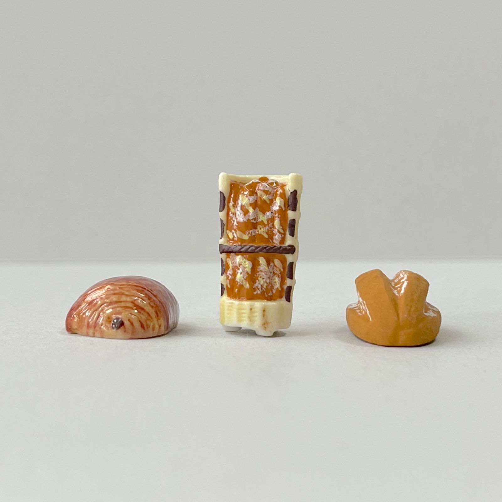 パニエの王様　レア　フェーブ　ヴィンテージ　フェーヴ　ミニチュア　陶器　カゴ パニエの王様 レア フェーブ ヴィンテージ フェーヴ ミニチュア 陶器