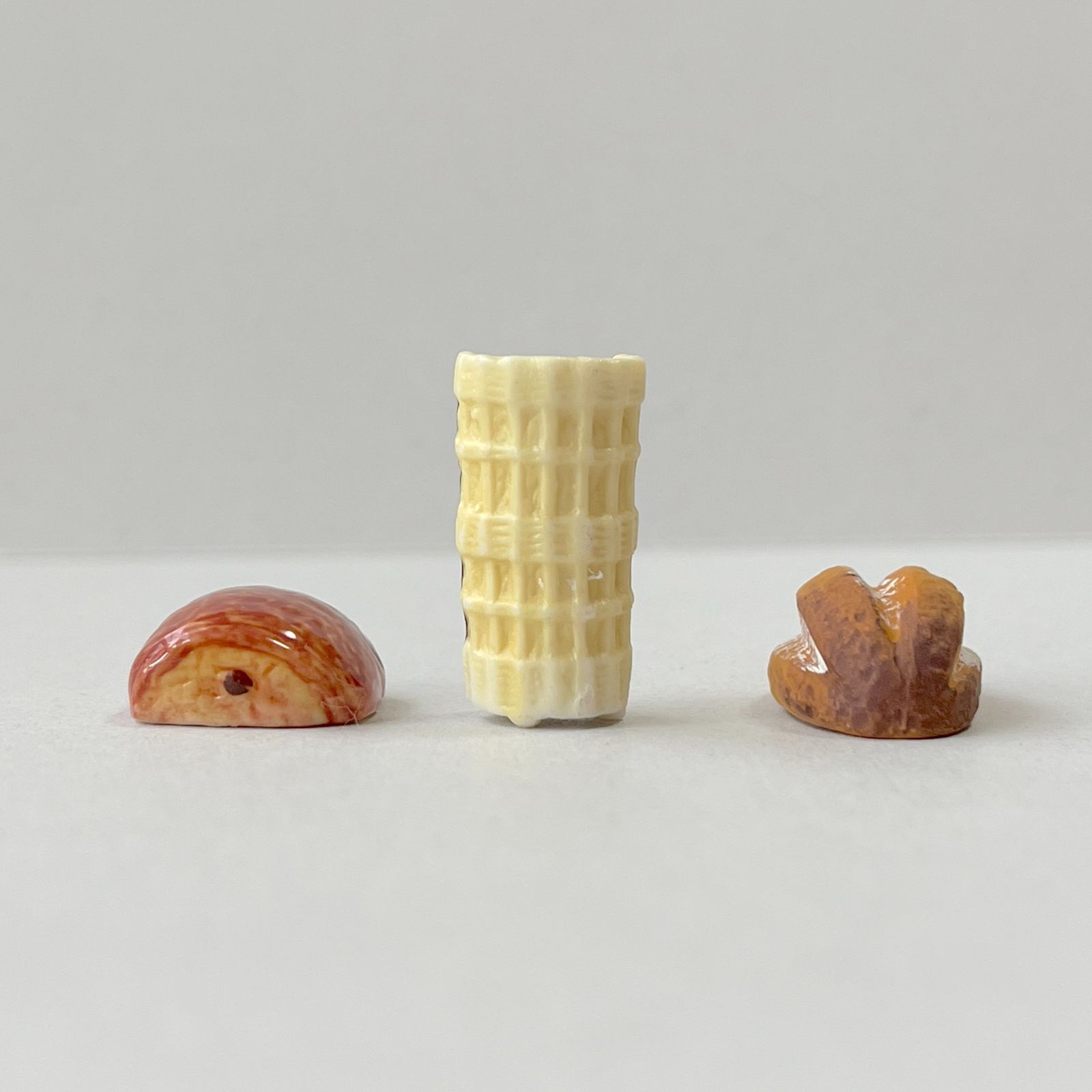 フェーヴ パン 3個 フランス フェーブ ミニチュア陶器 - メルカリ