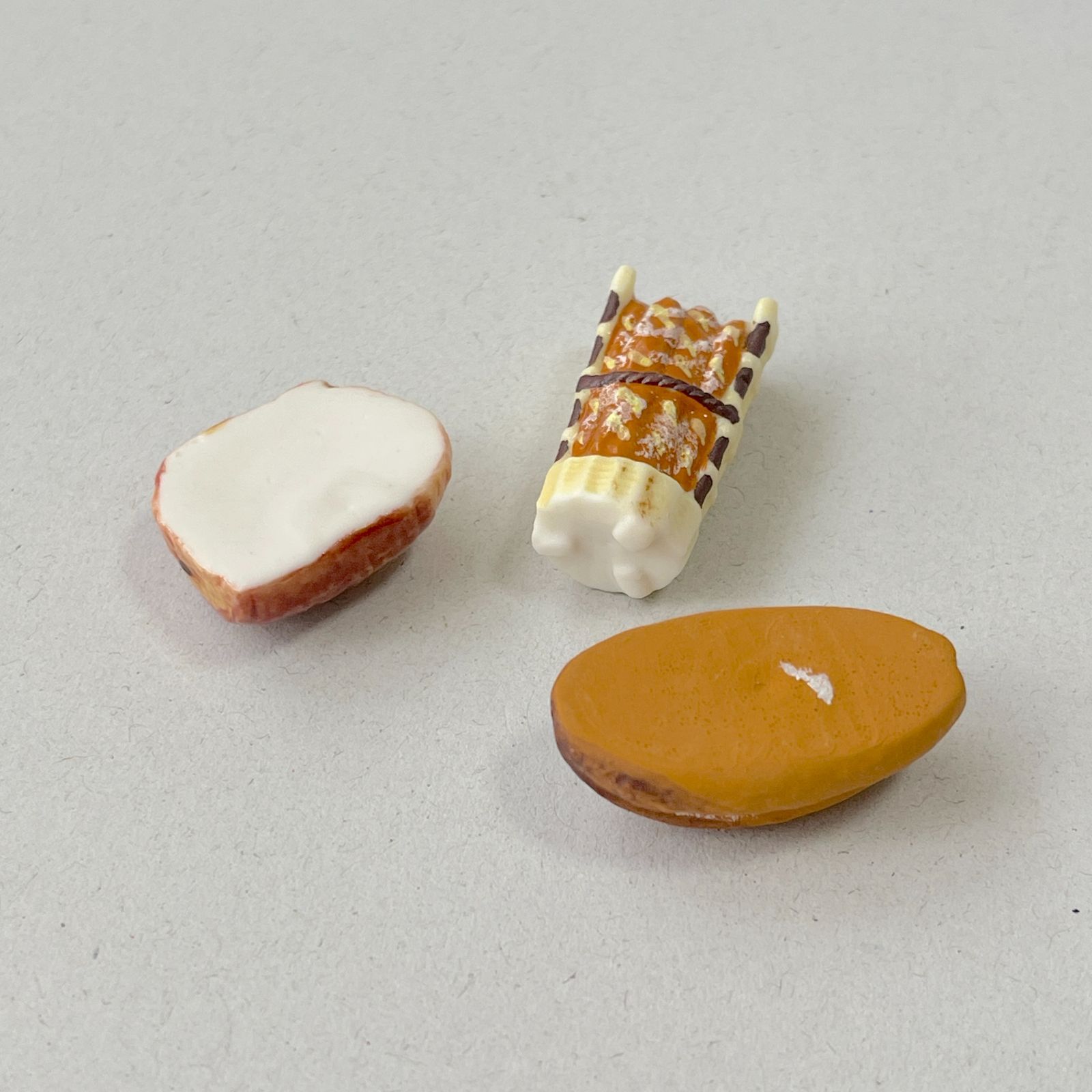 フェーヴ パン 3個 フランス フェーブ ミニチュア陶器 - メルカリ