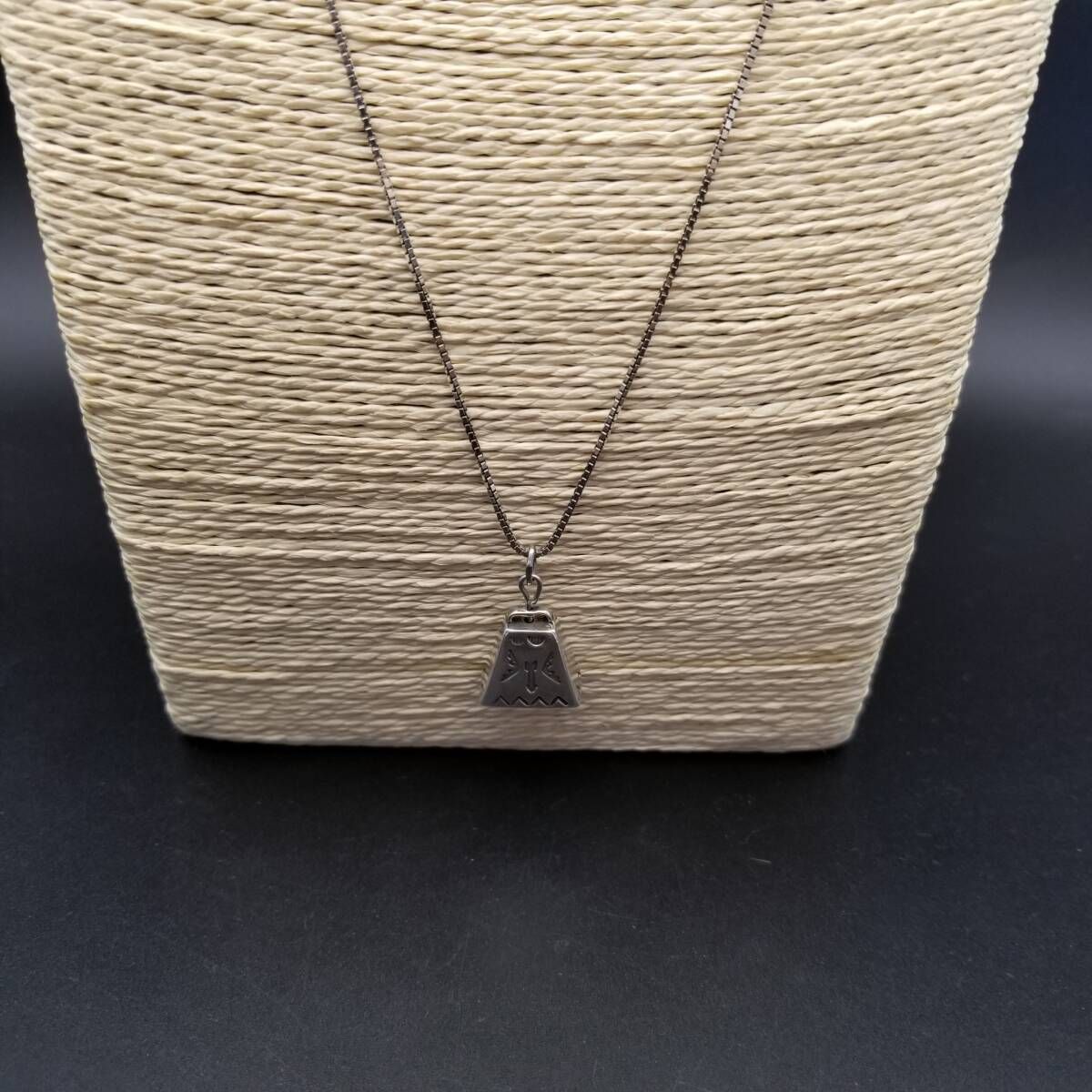 サウスウェスタン アロー トゲトゲ スタンプワーク カウベル ヴィンテージ ペンダント ネックレス 銀 チャーム 925シルバー チェーン Y 21 W