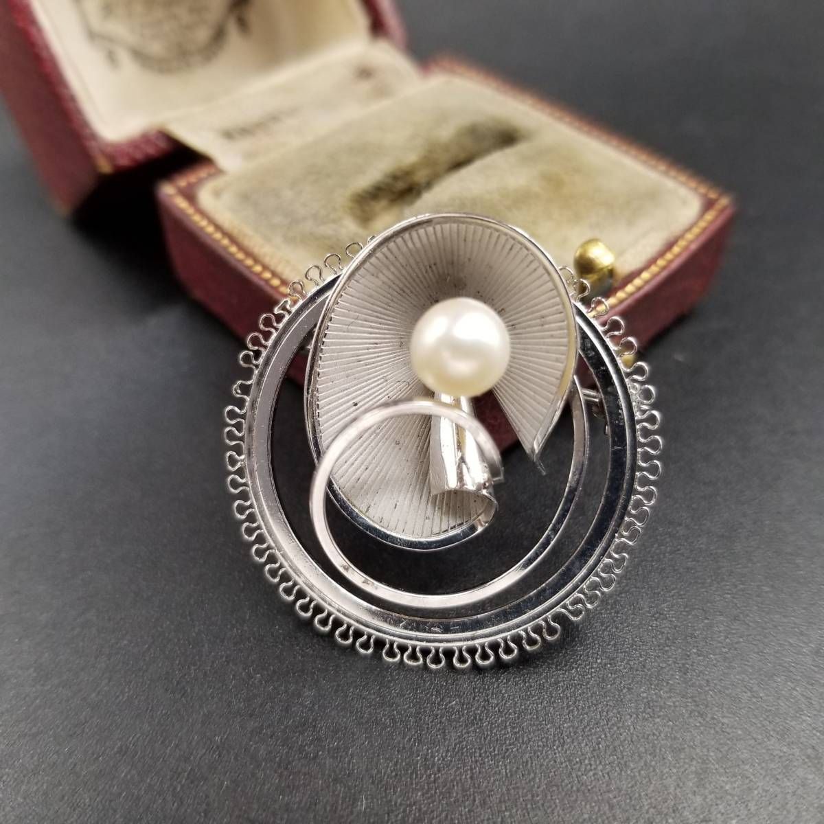 ヴィンテージ925 シルバーオニキスパールブローチ ヴィンテージ925 シルバーオニキスパールブローチ
