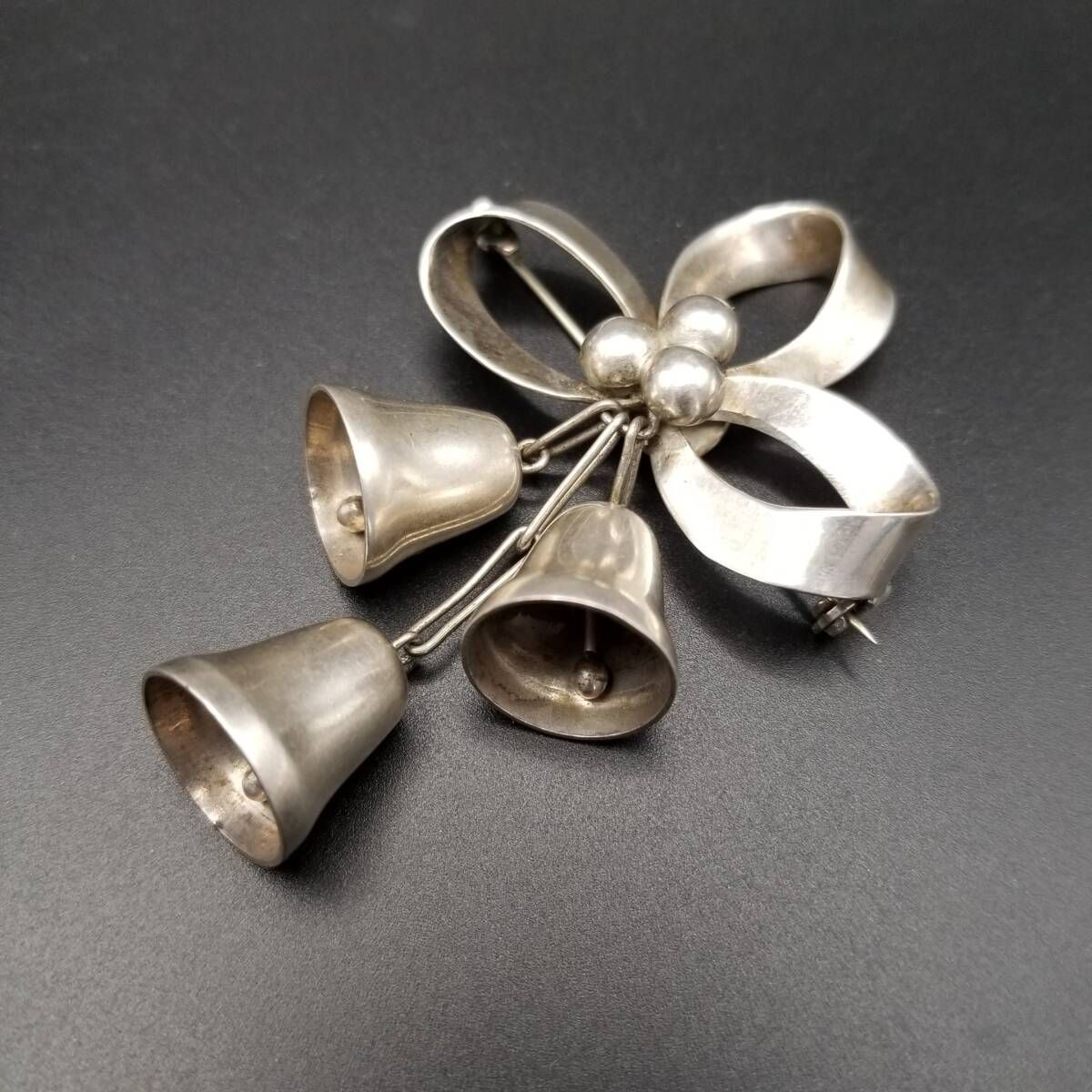 50 60 s Damaso Gallegos メキシコ 925 シルバー ヴィンテージ ブローチ 3つのベルとリボン 銀細工 TAXCO タスコ 大ぶり 3 D アート Y 22 A