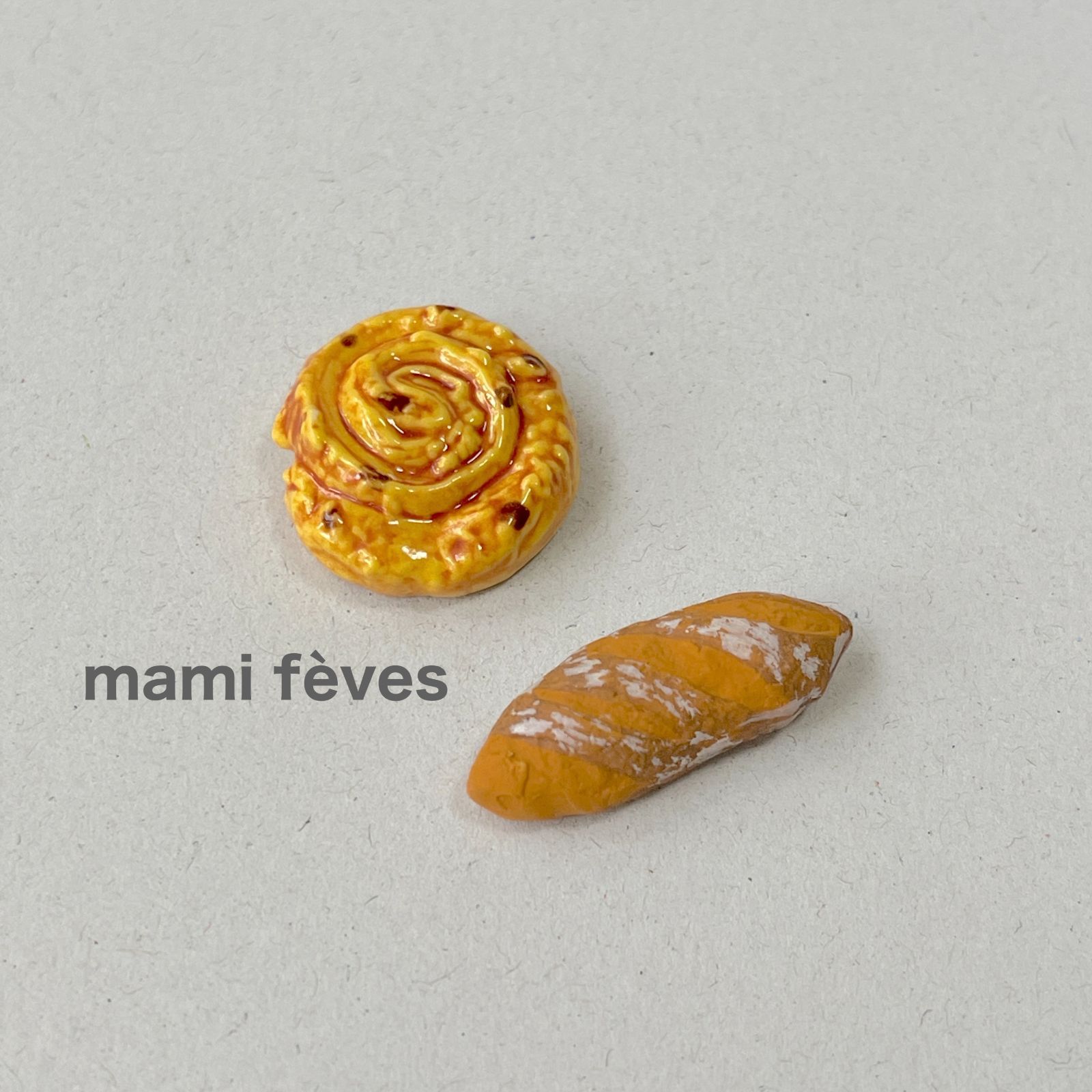 フェーヴ パン 2個 パン・オ・レザンとフランスパン フランス フェーブ