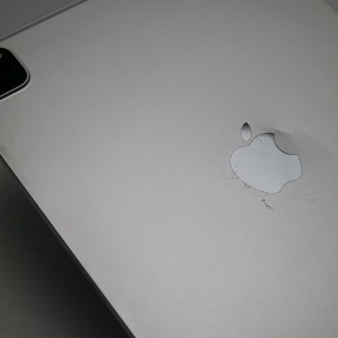 中古 iPad Pro 第2世代 11インチ 128GB WiFi版 シルバー色 iPadpro 11inch 2世代 128GB Apple iPad Pro 11インチ 第2世代 Wi-Fi