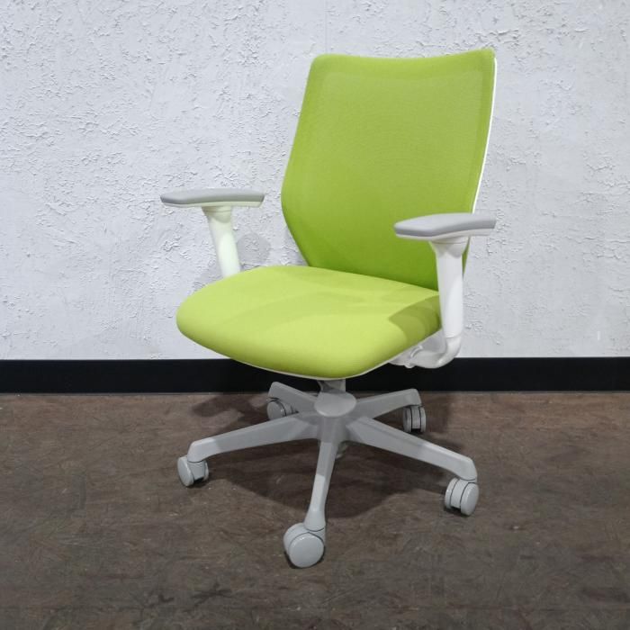 オカムラ オフィスチェア 肘あり CG M シージーエム 91 WR FZK 5 製 グリーン メッシュタイプ アジャストアーム ホワイトフレーム ナイロンキャスター デスクチェア チェア イス 椅子